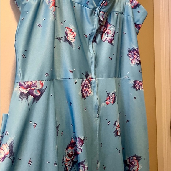 Vintage 1970s Blue Floral Geometric Print Dress | Plus Size | Soft Stretch - Picture 6 of 12